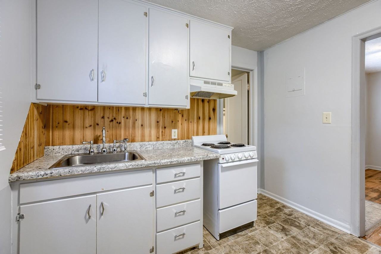 6457 Parker St - Photo 6 of 23