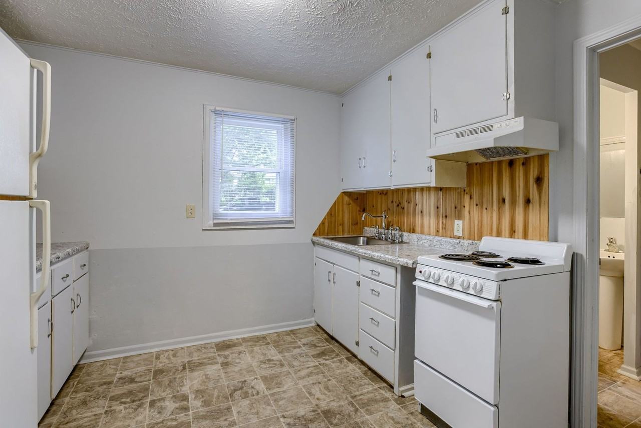 6457 Parker St - Photo 7 of 23