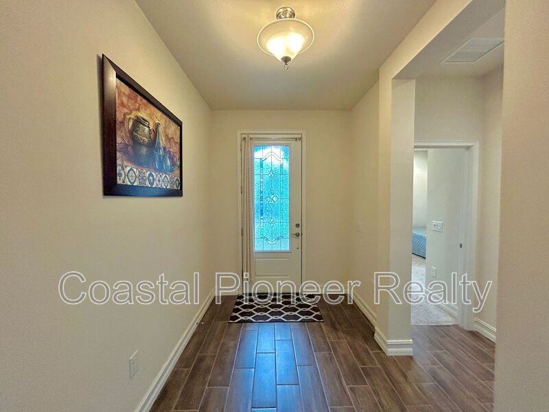 16321 Hyde Manor Dr - Photo 2 of 38