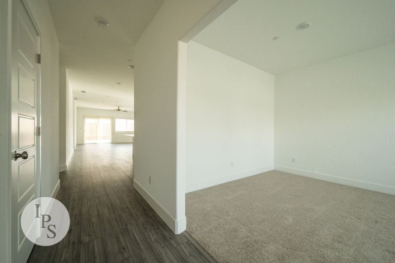 2139 N Osmun Ave - Photo 4 of 25