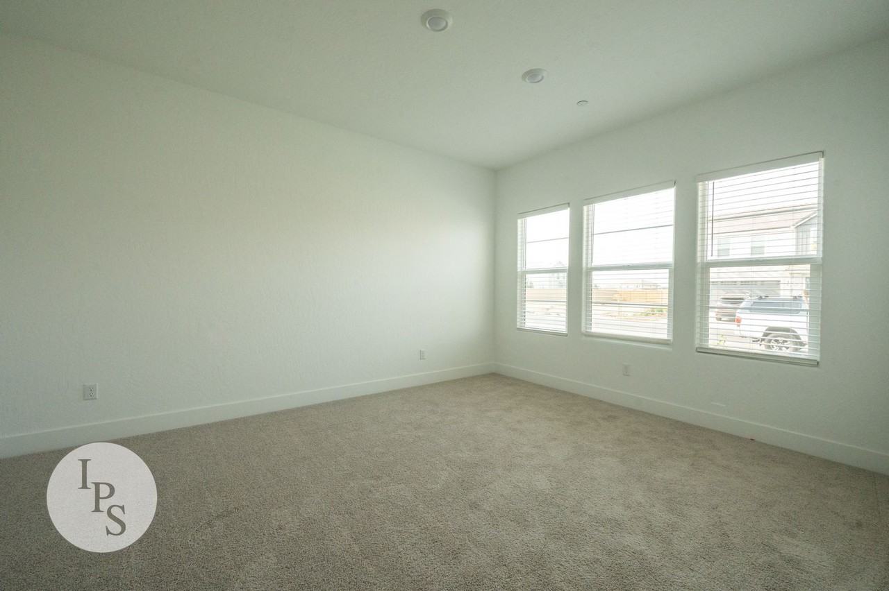 2139 N Osmun Ave - Photo 5 of 25