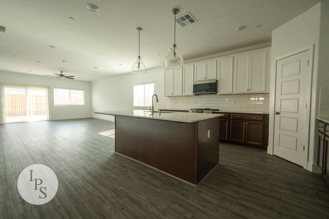 2139 N Osmun Ave - Photo 7 of 25