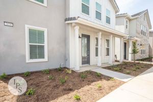 featured image of 2830 E Tamarind Dr