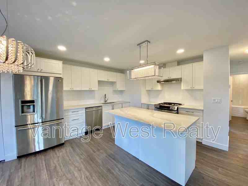 10833 Velda Rd - Photo 3 of 46