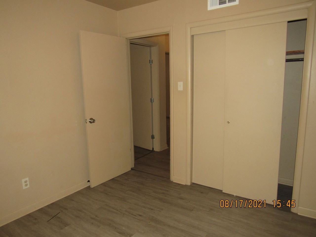 3802 Nw Dearborn Ave - Photo 4 of 11