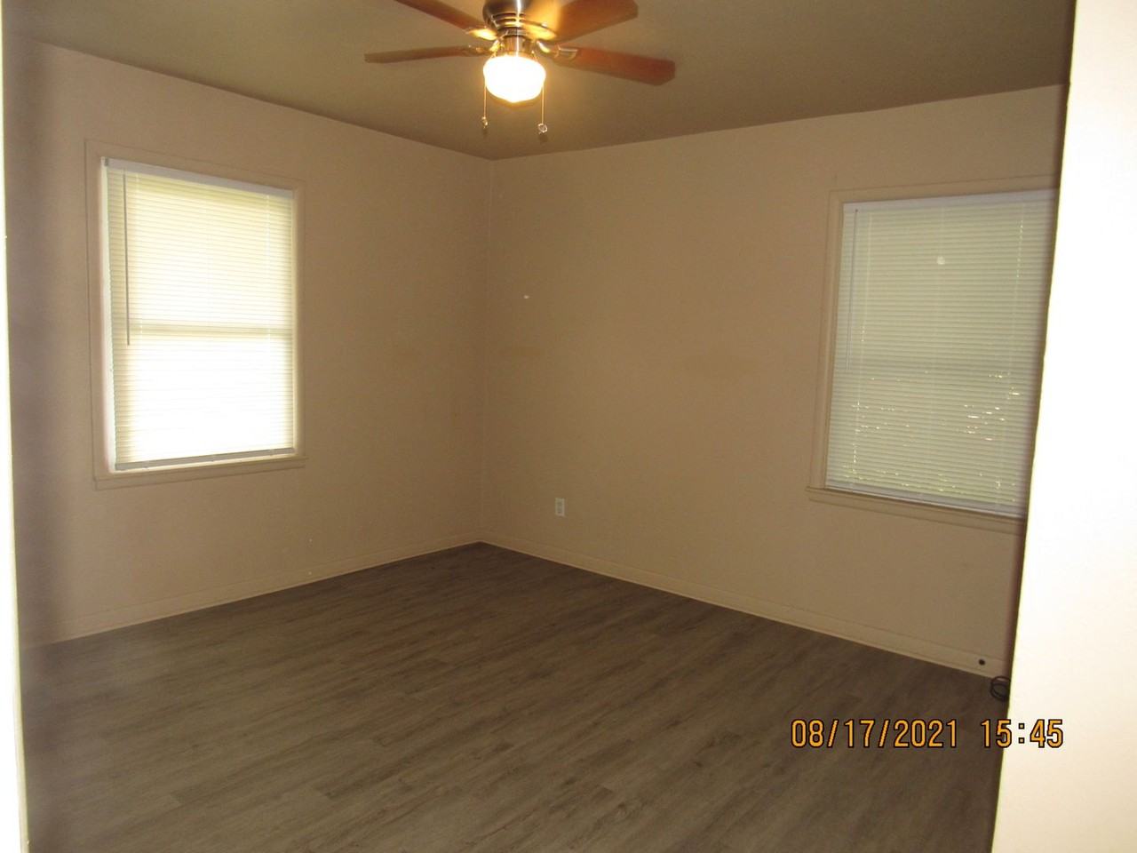 3802 Nw Dearborn Ave - Photo 5 of 11