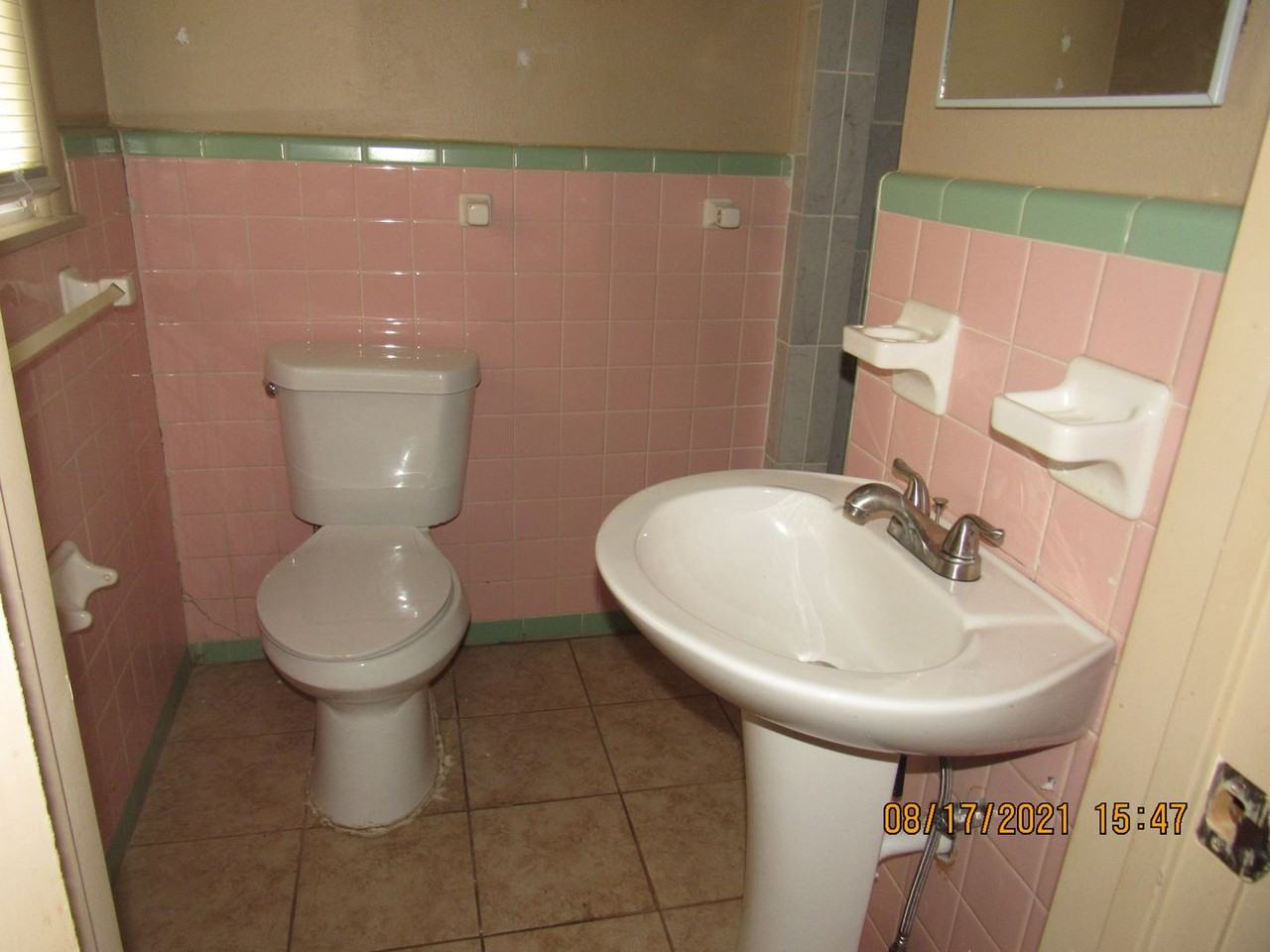 3802 Nw Dearborn Ave - Photo 6 of 11