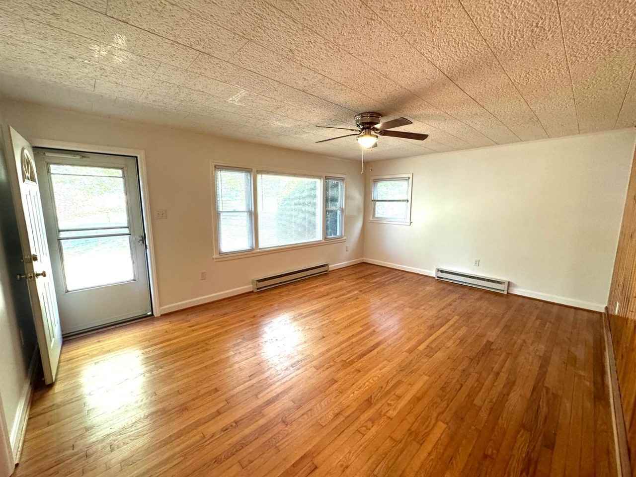 319 Hi Alta Ave - Photo 3 of 33