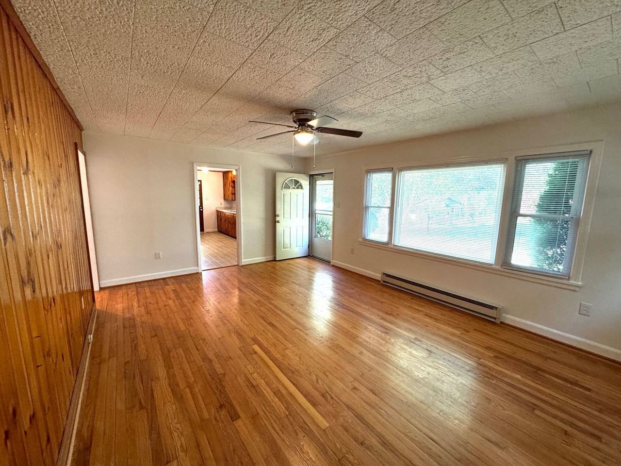 319 Hi Alta Ave - Photo 4 of 33