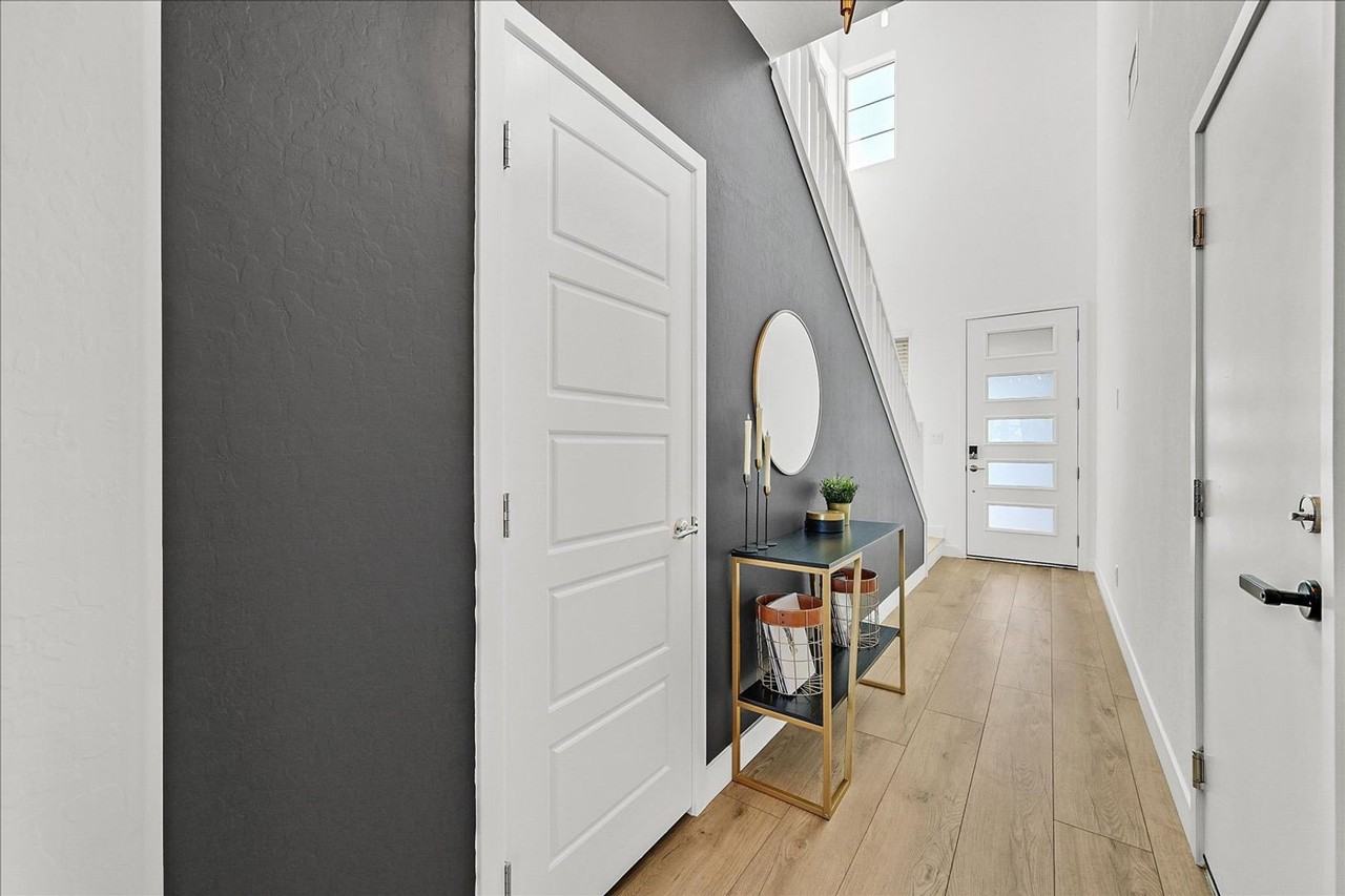 696 Rogue Wave St - Photo 2 of 45