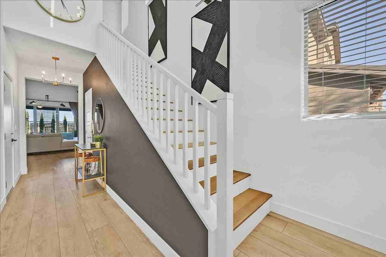 696 Rogue Wave St - Photo 3 of 45