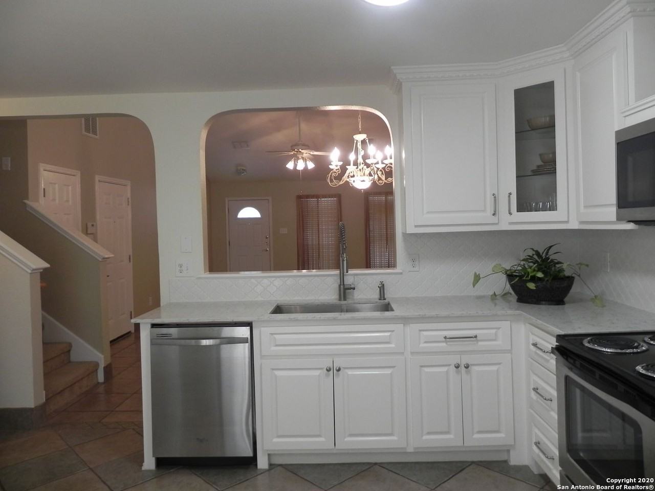 331 Golden Walk - Photo 4 of 19