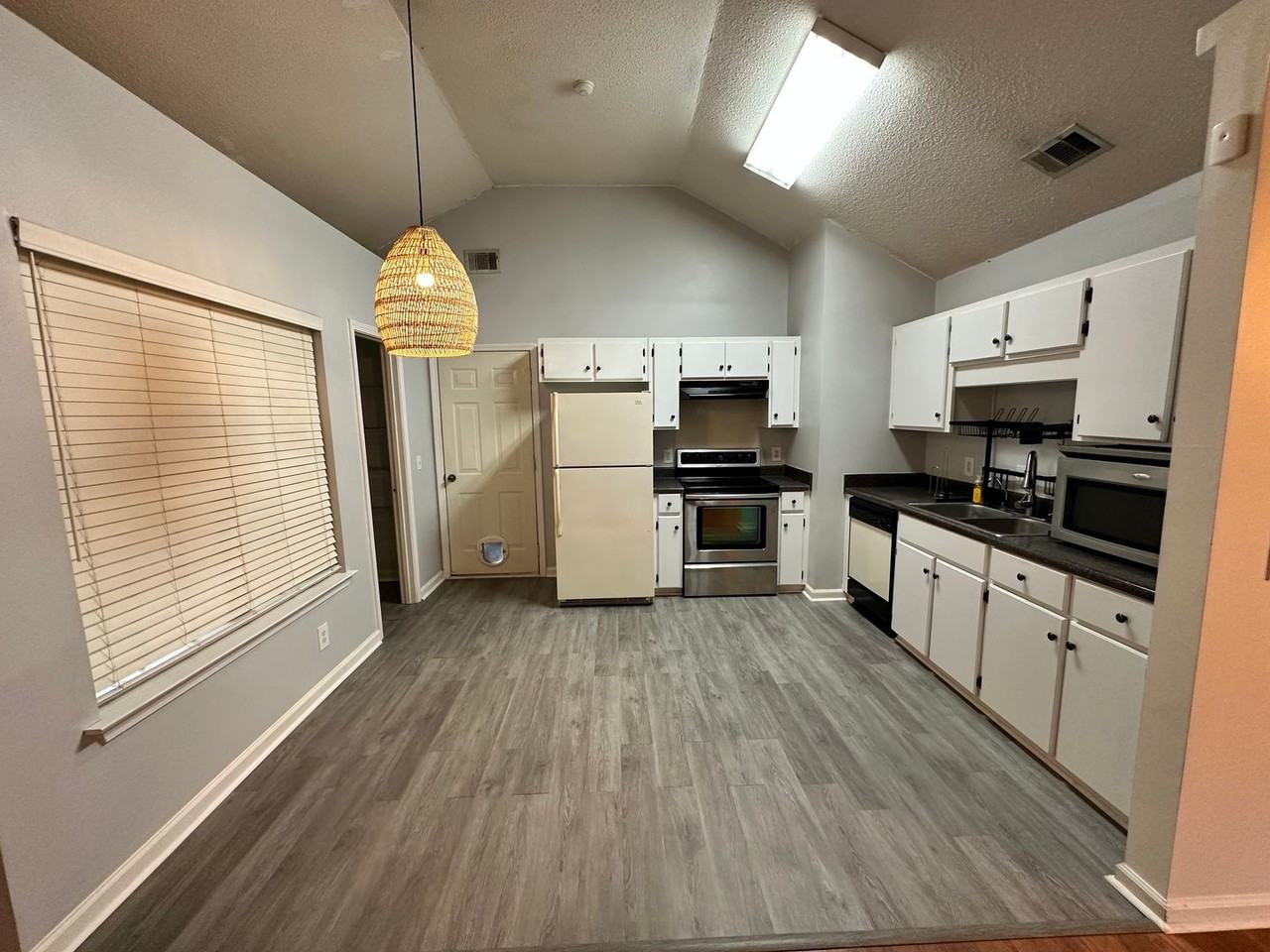 104 Blue Gill Ln - Photo 3 of 15