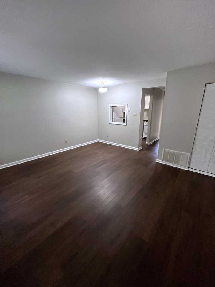 455 Burgoyne Rd #8 - Photo 2 of 10