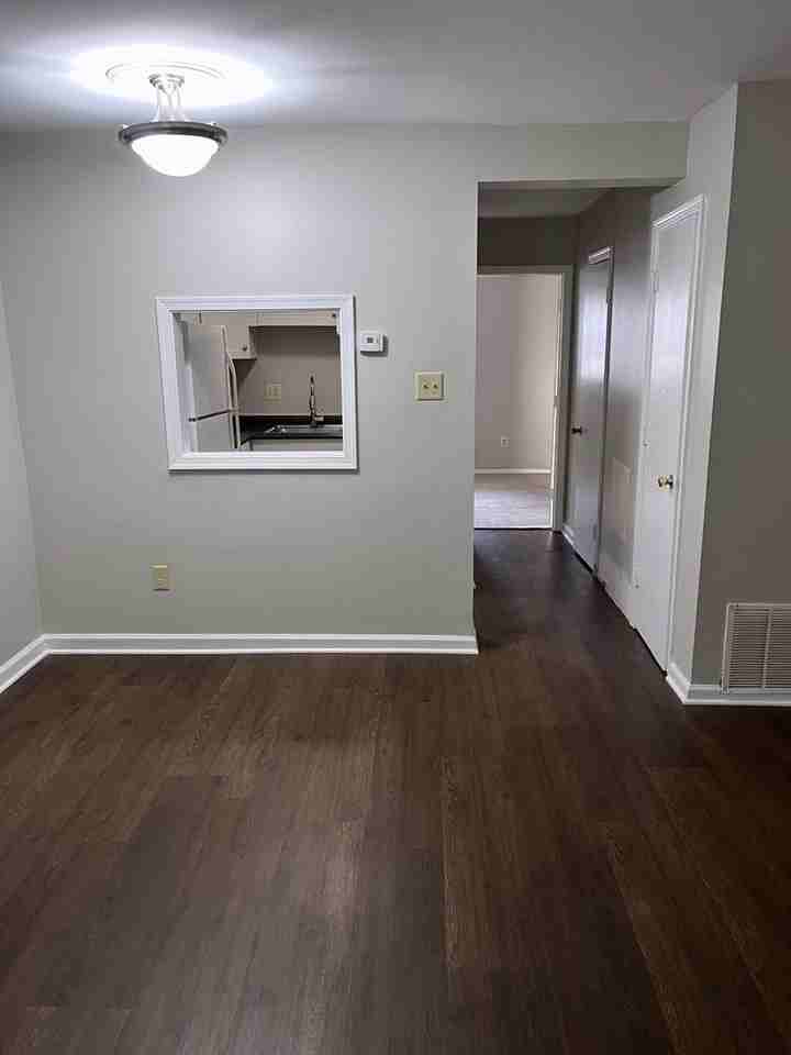 455 Burgoyne Rd #8 - Photo 3 of 10