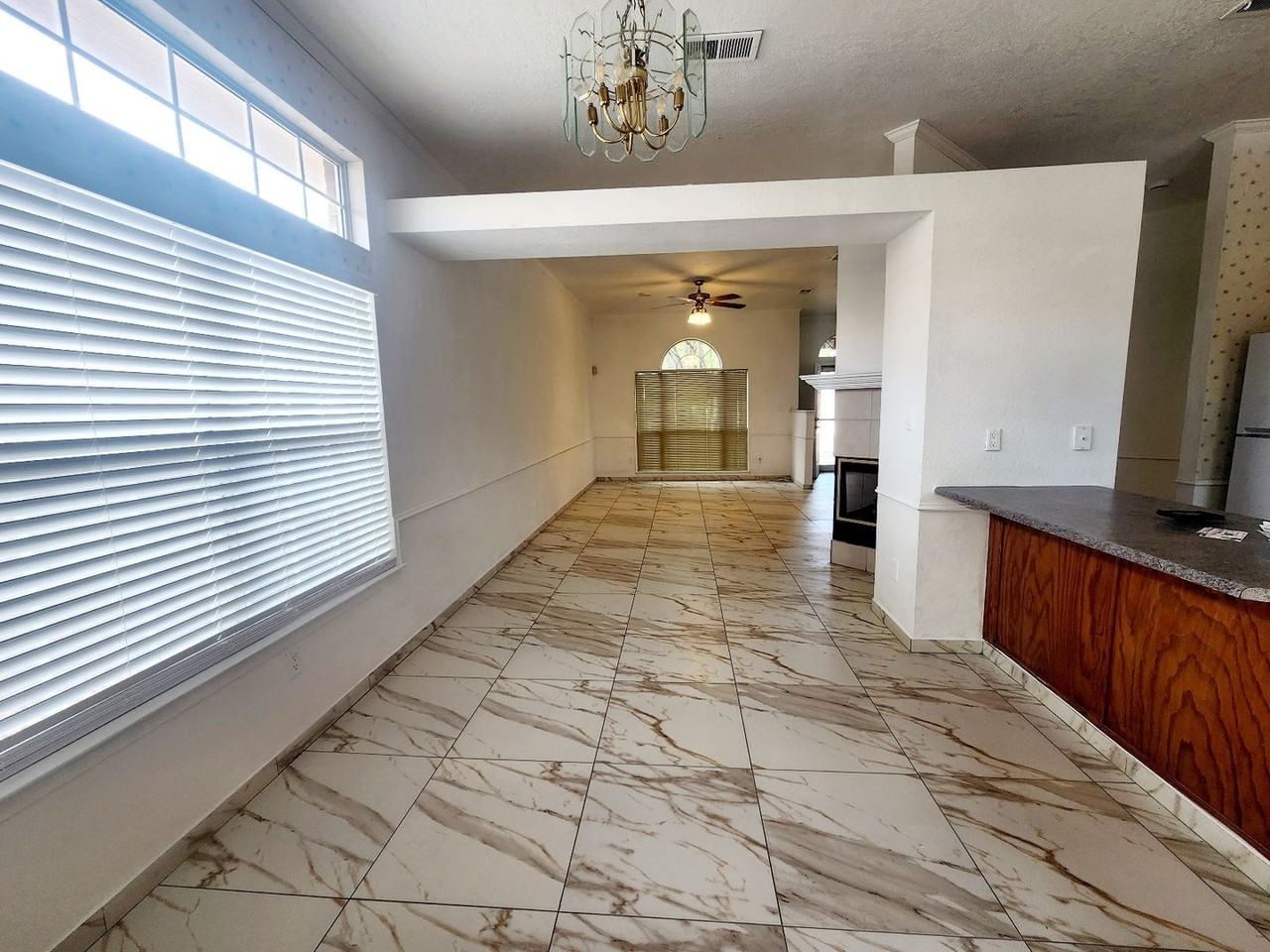 915 Tony Sanchez Dr Se - Photo 3 of 11