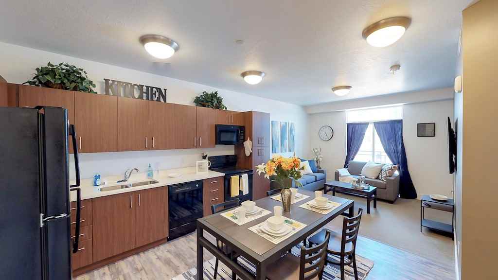 Promenade Place - Student Living - Photo 5 of 43