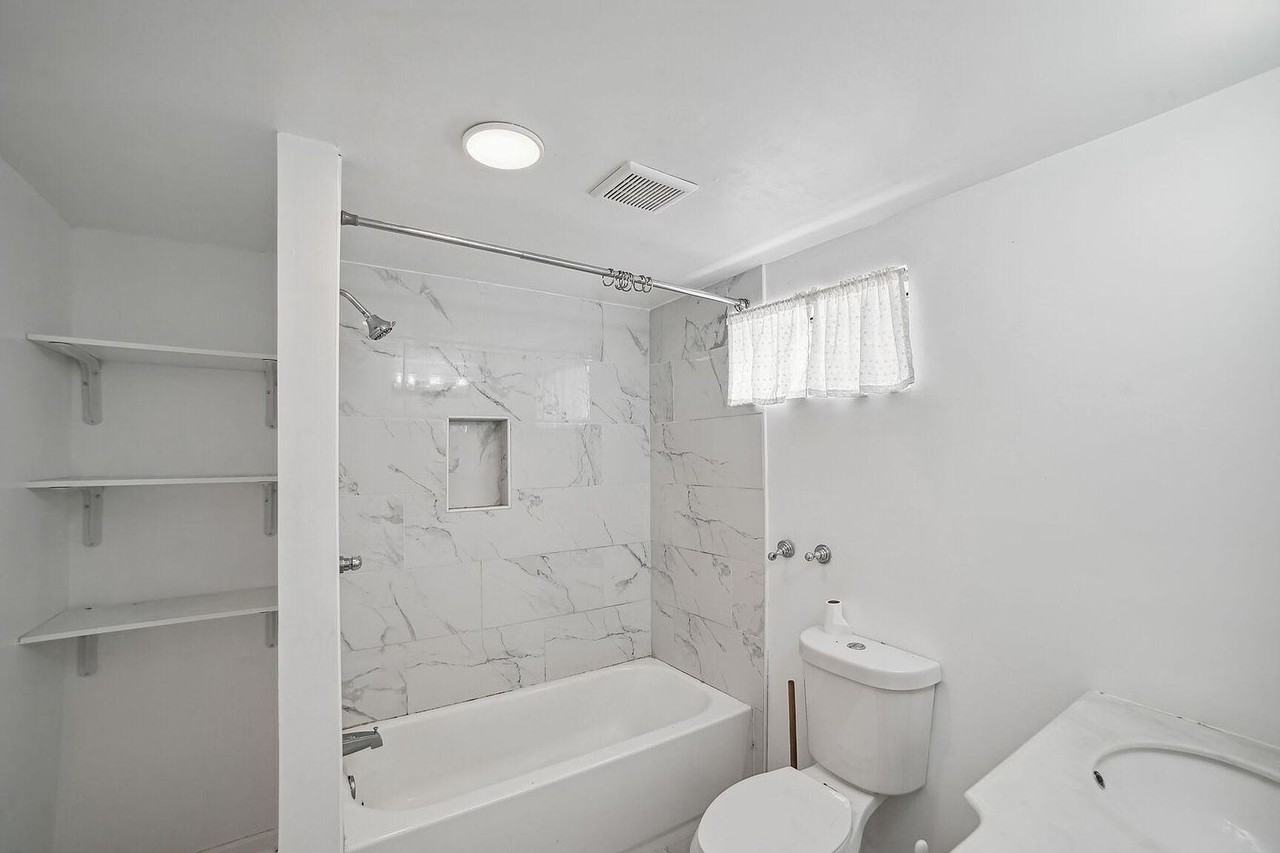 11609 Johns Hopkins Rd #NA - Photo 2 of 9