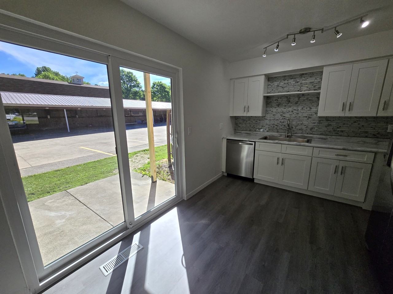 4705 Fishcreek Rd #2 - Photo 3 of 7