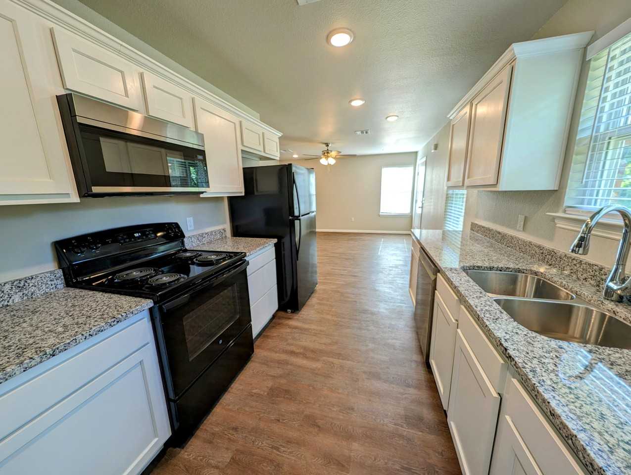 1301 Houston St #1301 - Photo 2 of 9