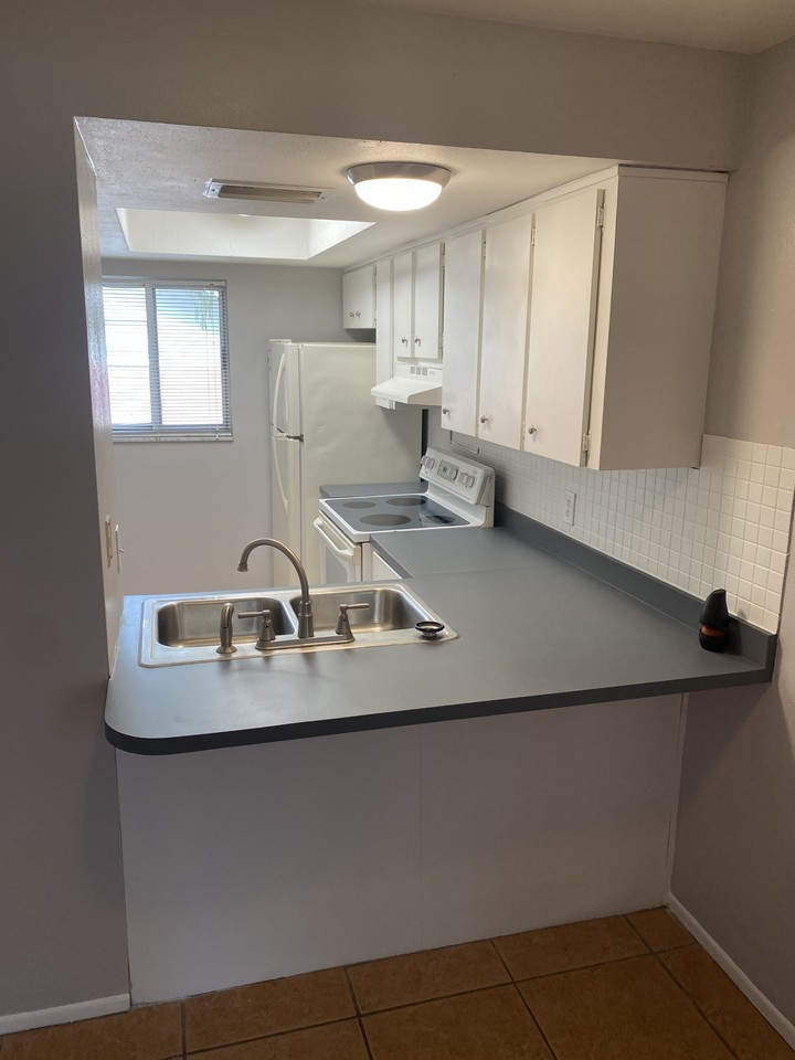 857 Lyndhurst St #A - Photo 4 of 15