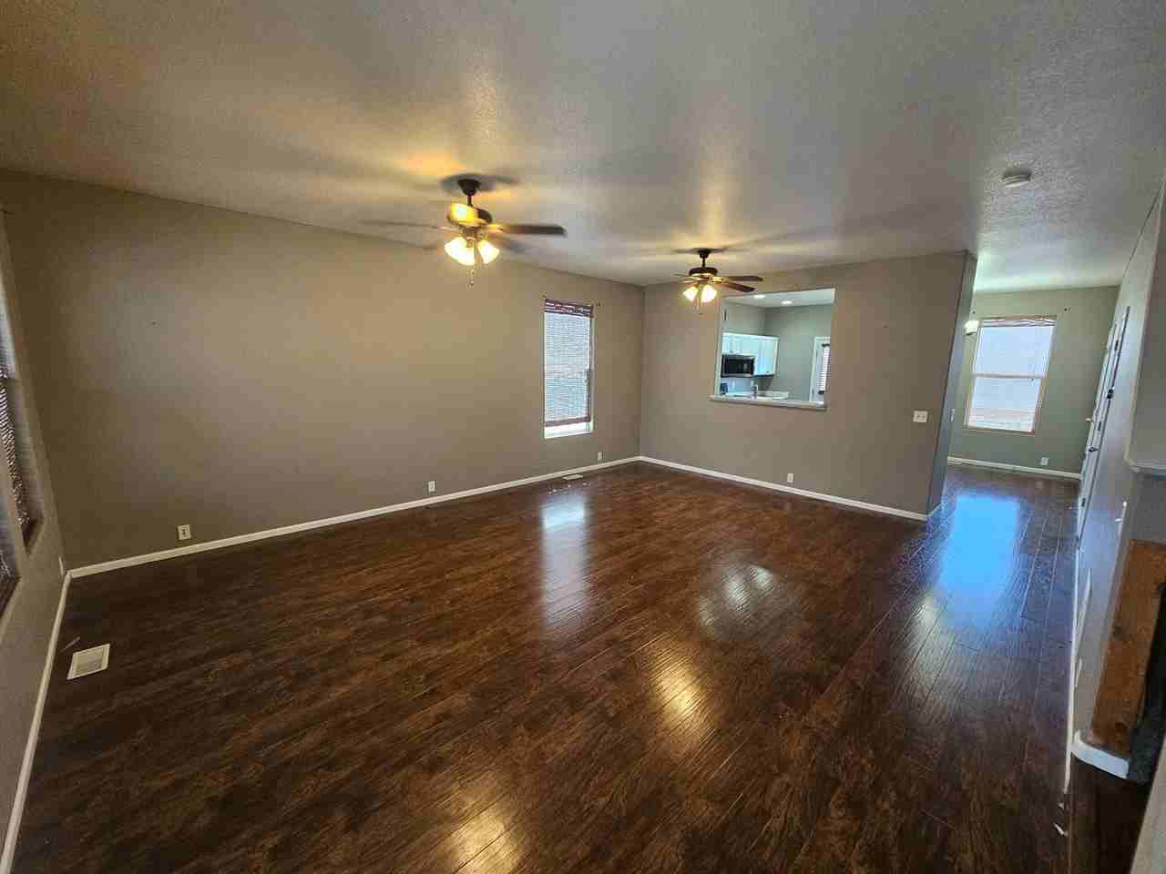 2717 Tumblewood Grv - Photo 3 of 18