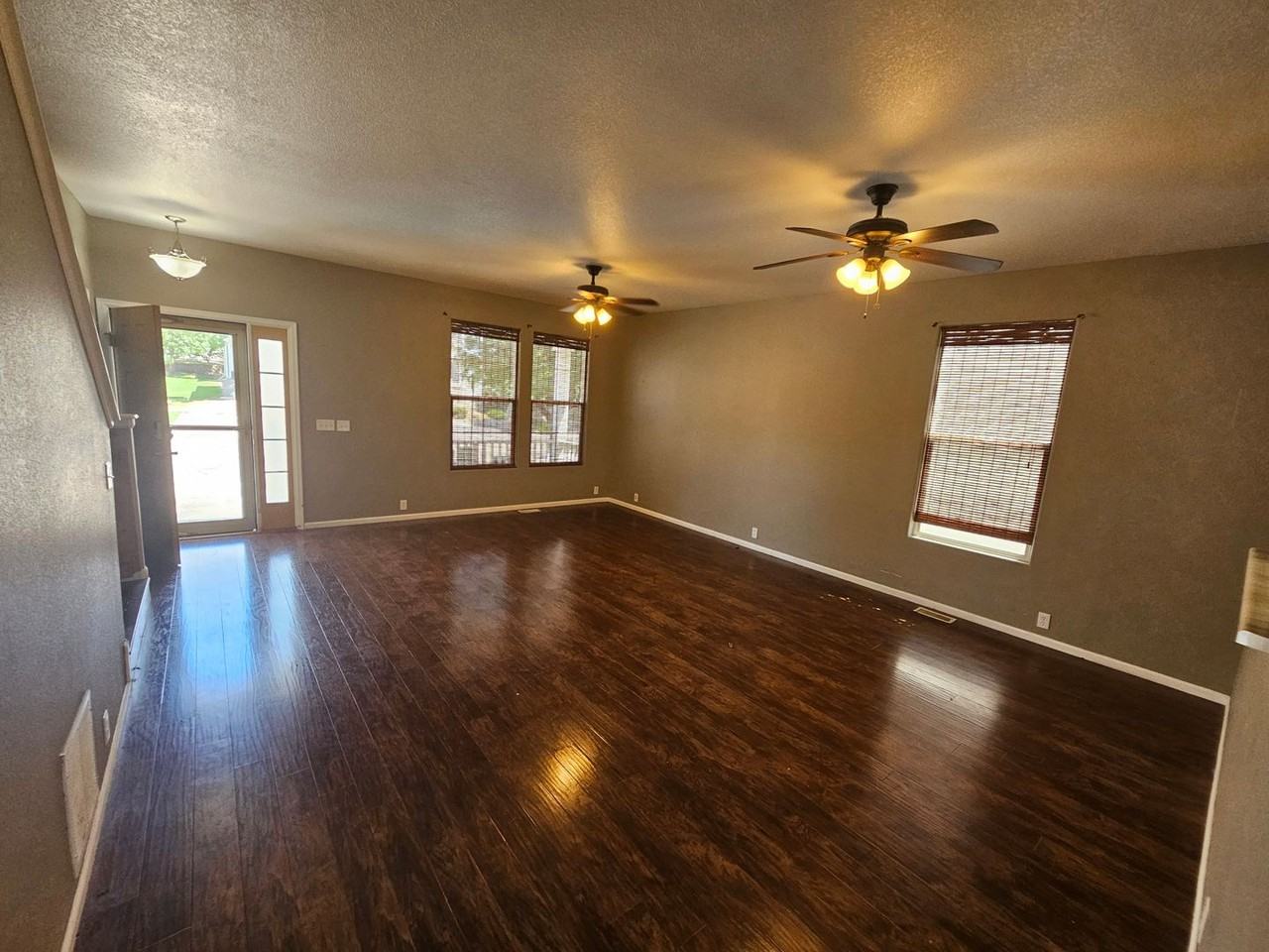 2717 Tumblewood Grv - Photo 7 of 18