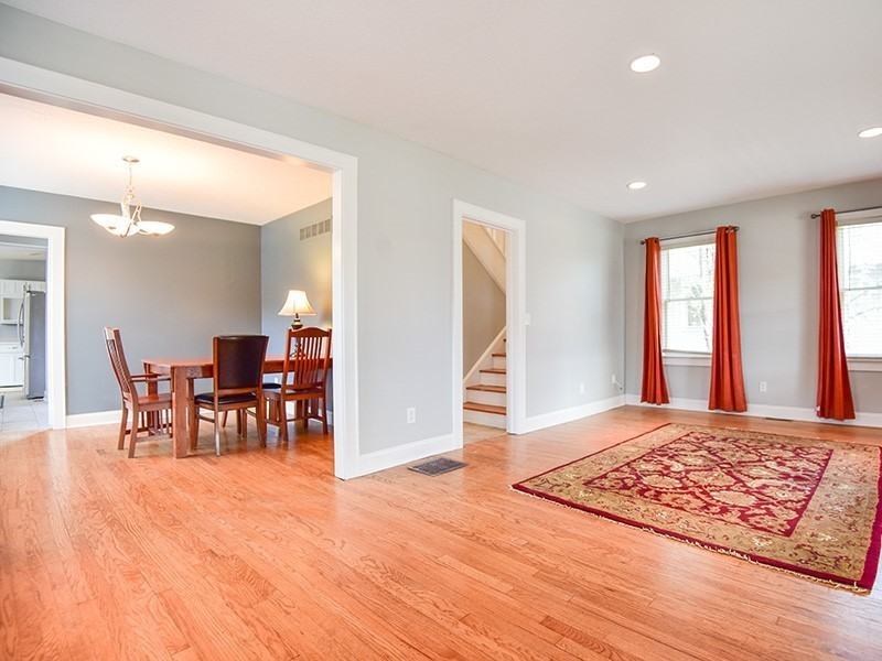 7422 Jefferson St - Photo 3 of 20