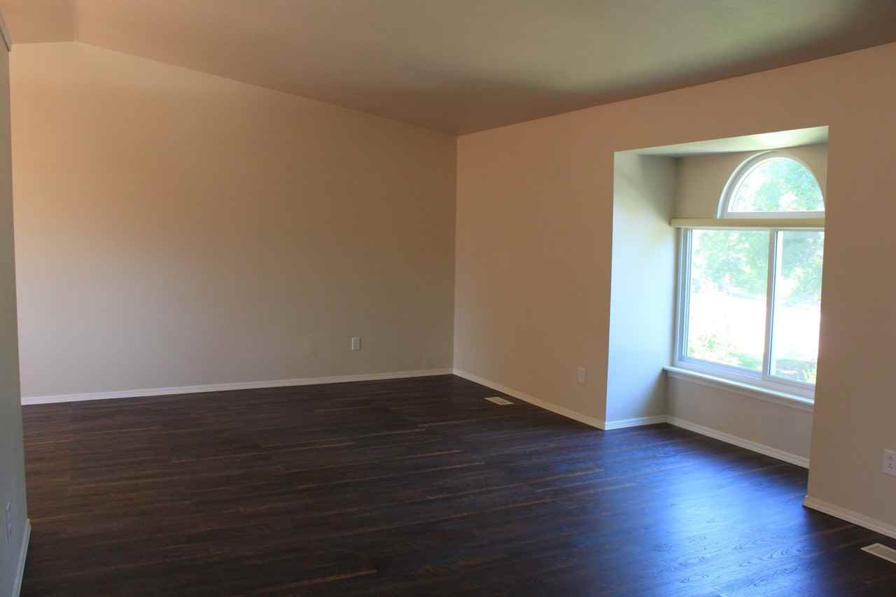 2130 Crystal River Dr - Photo 3 of 27