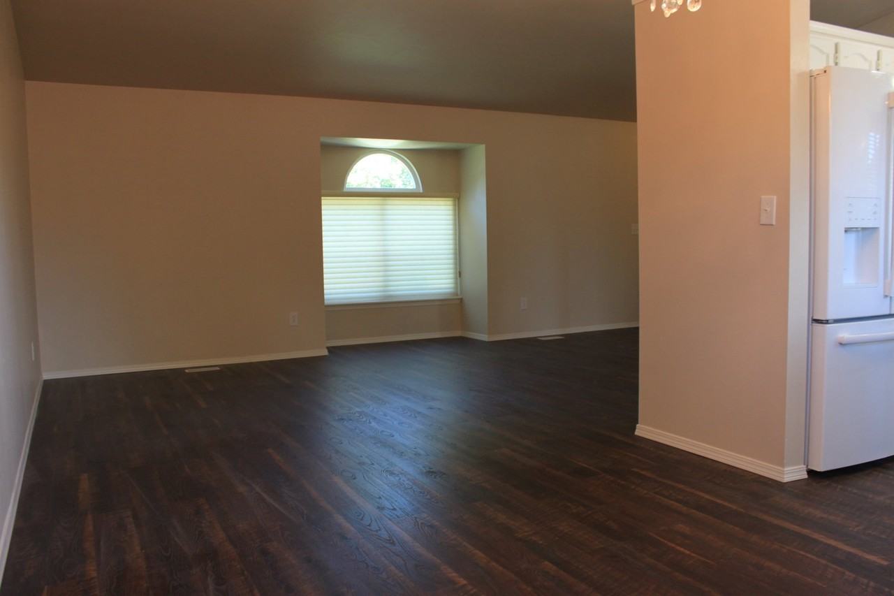2130 Crystal River Dr - Photo 5 of 27