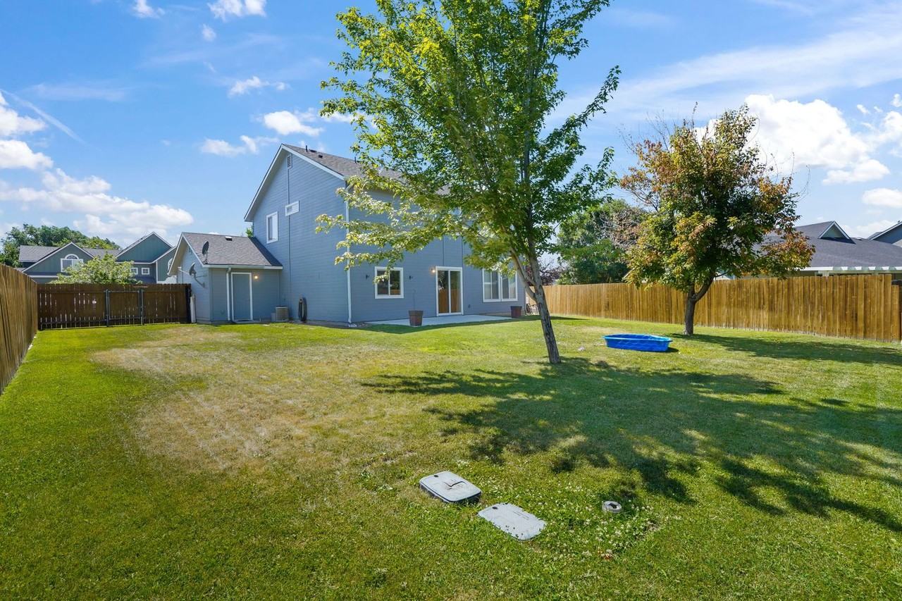 7238 S Culbertson Way - Photo 2 of 18