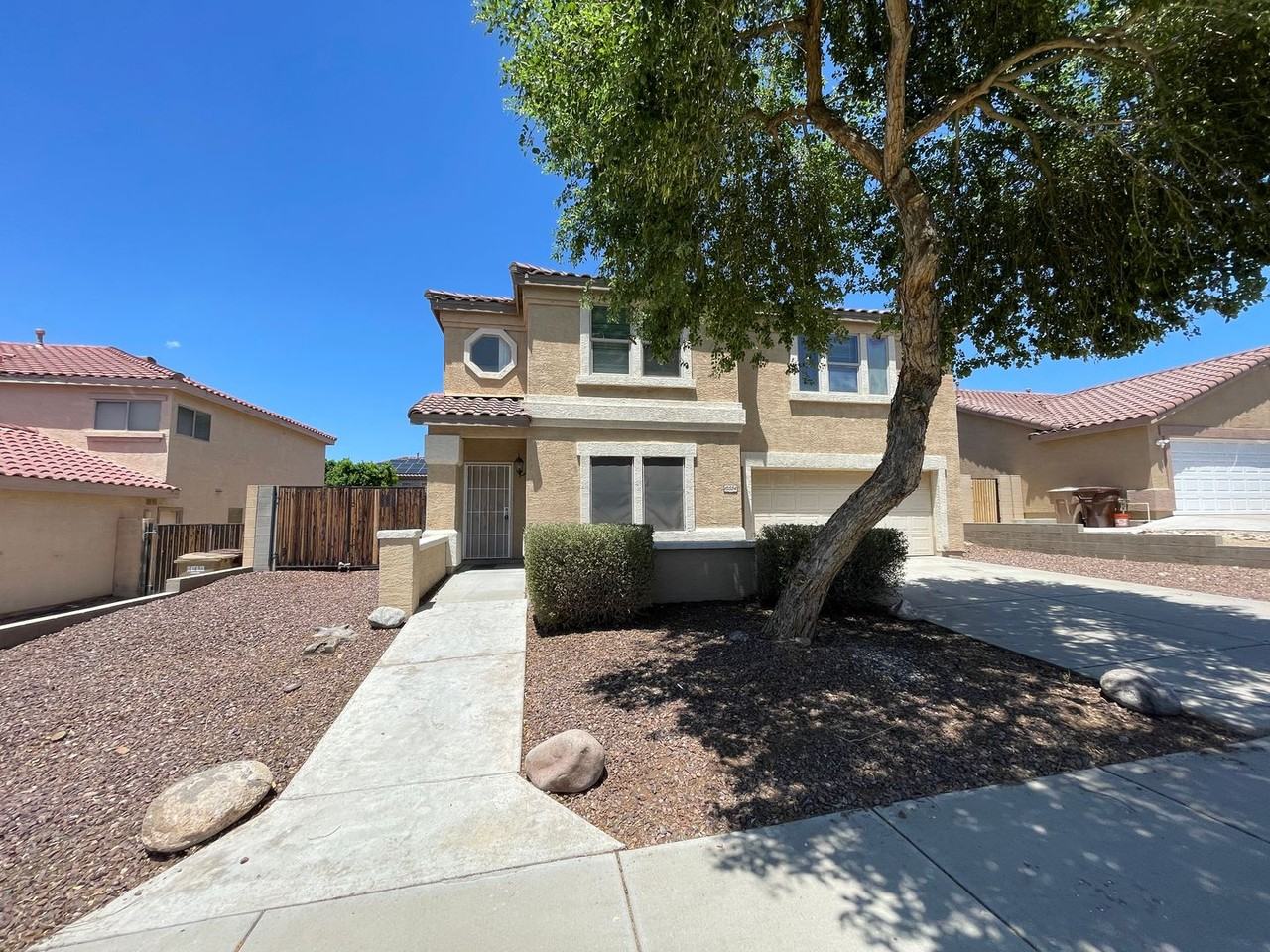 10554 W Angels Ln - Photo 2 of 46