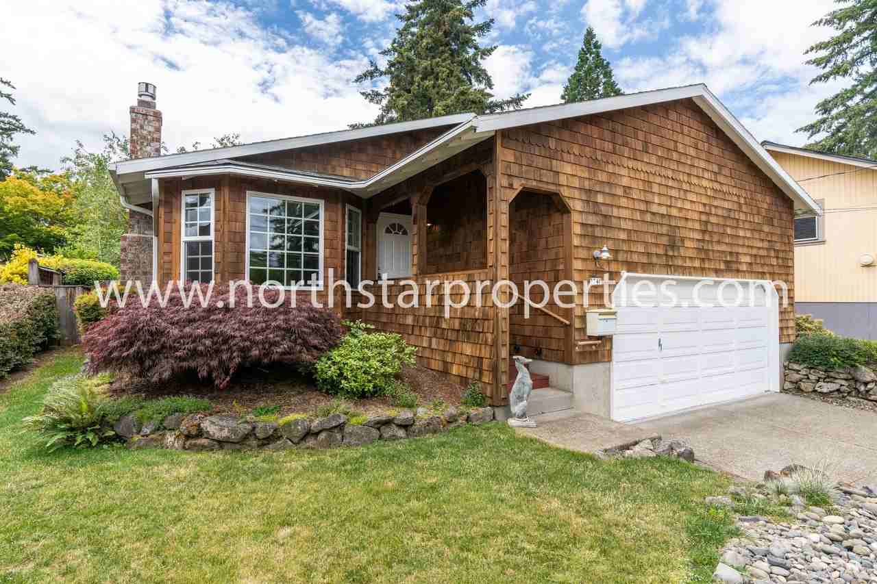 3540 Sw Falcon St - Photo 2 of 32