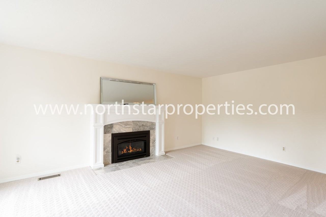 3540 Sw Falcon St - Photo 6 of 32