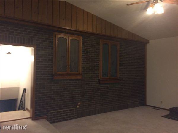 2730 Central Ave - Photo 2 of 9