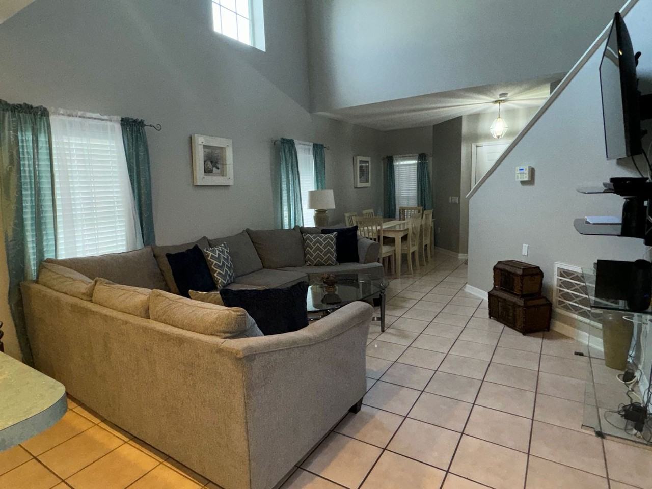 702 Sonja Cir - Photo 3 of 34
