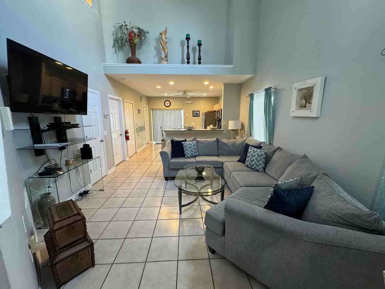 702 Sonja Cir - Photo 5 of 34
