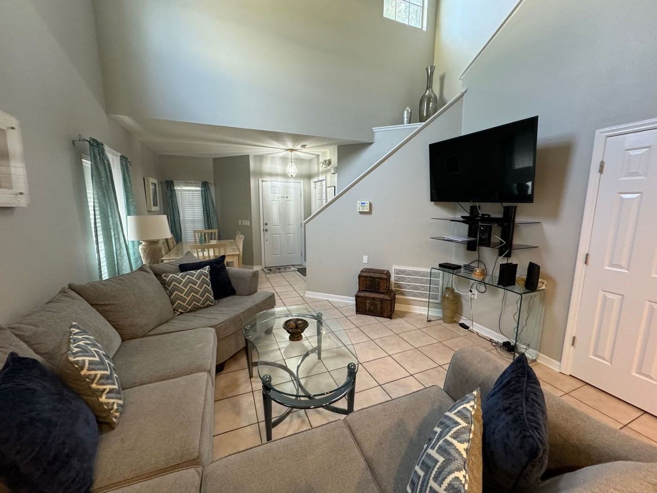 702 Sonja Cir - Photo 6 of 34