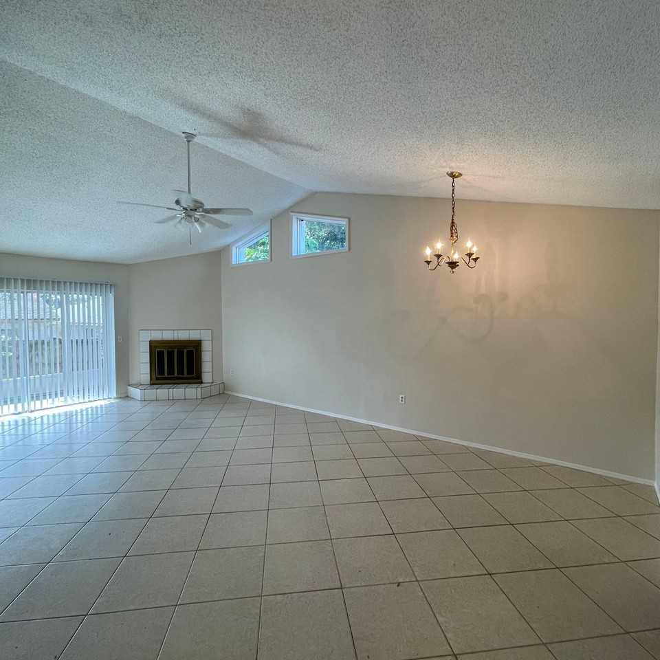 504 Lake Dexter Blvd - Photo 6 of 30