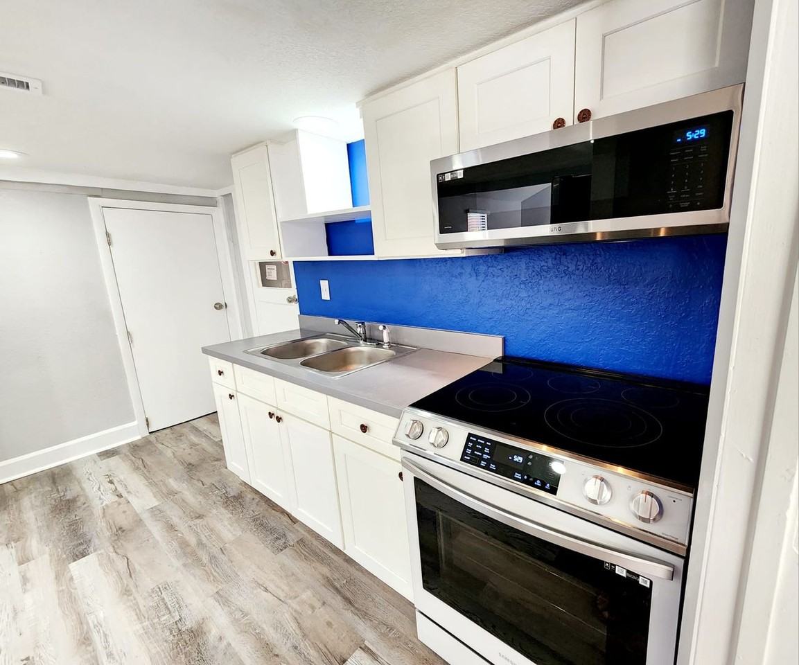 2801 18th St N - Photo 6 of 50
