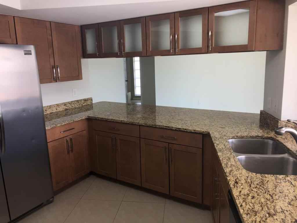 1952 Montana Ave Ne - Photo 3 of 17