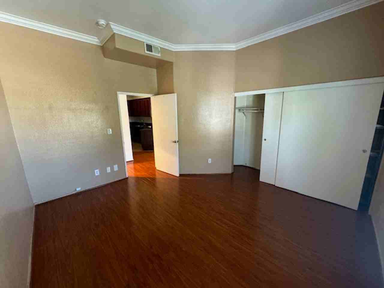 6140 Monterey Rd - Photo 4 of 10