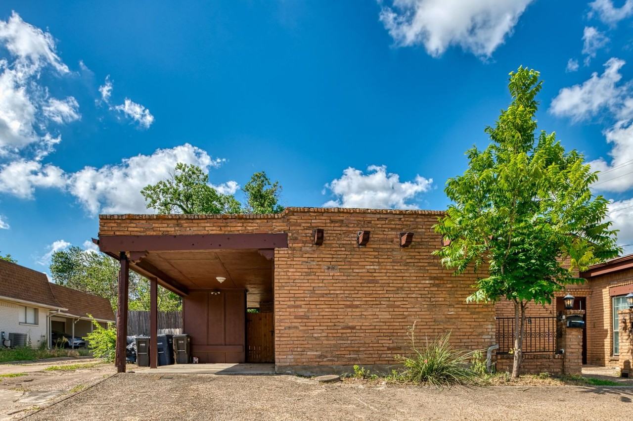 5302 Wonder Dr - Photo 2 of 26