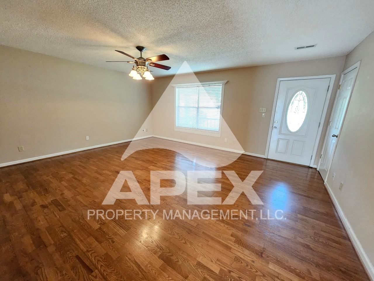 2528 Cinema Dr - Photo 6 of 26