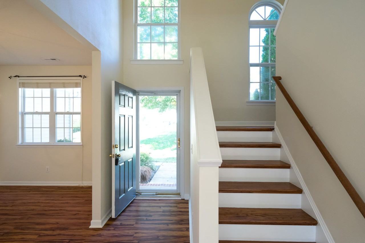 9307 Winston Hall Ct - Photo 4 of 28