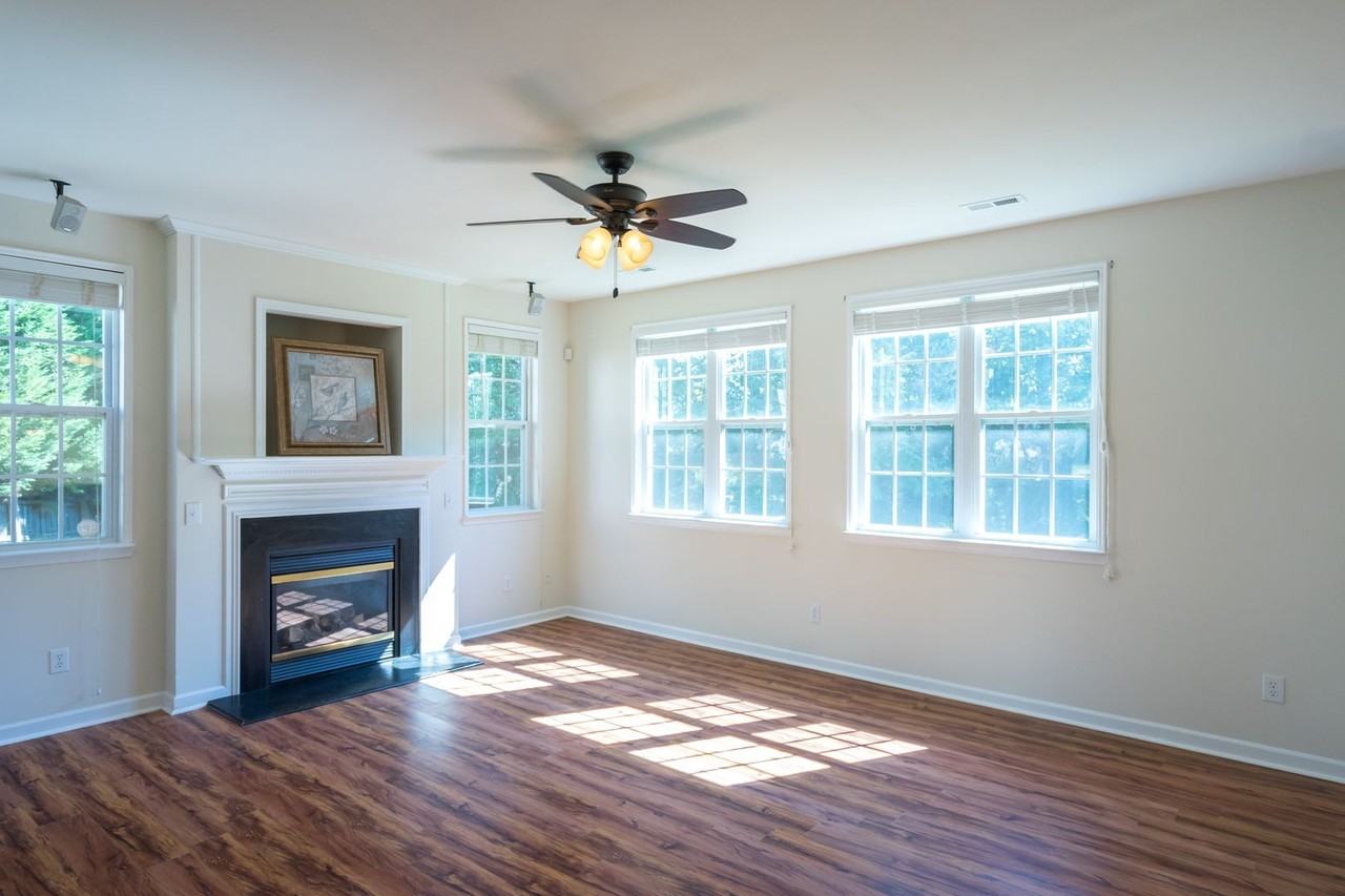 9307 Winston Hall Ct - Photo 6 of 28