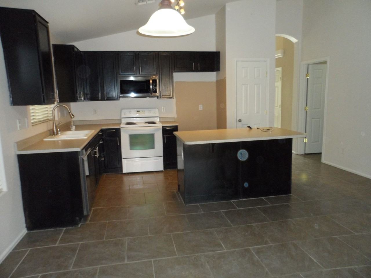 15012 W Riviera Dr - Photo 4 of 12