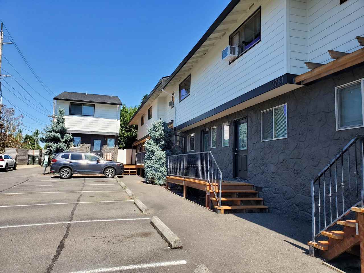 Lancaster Condos - Photo 2 of 6