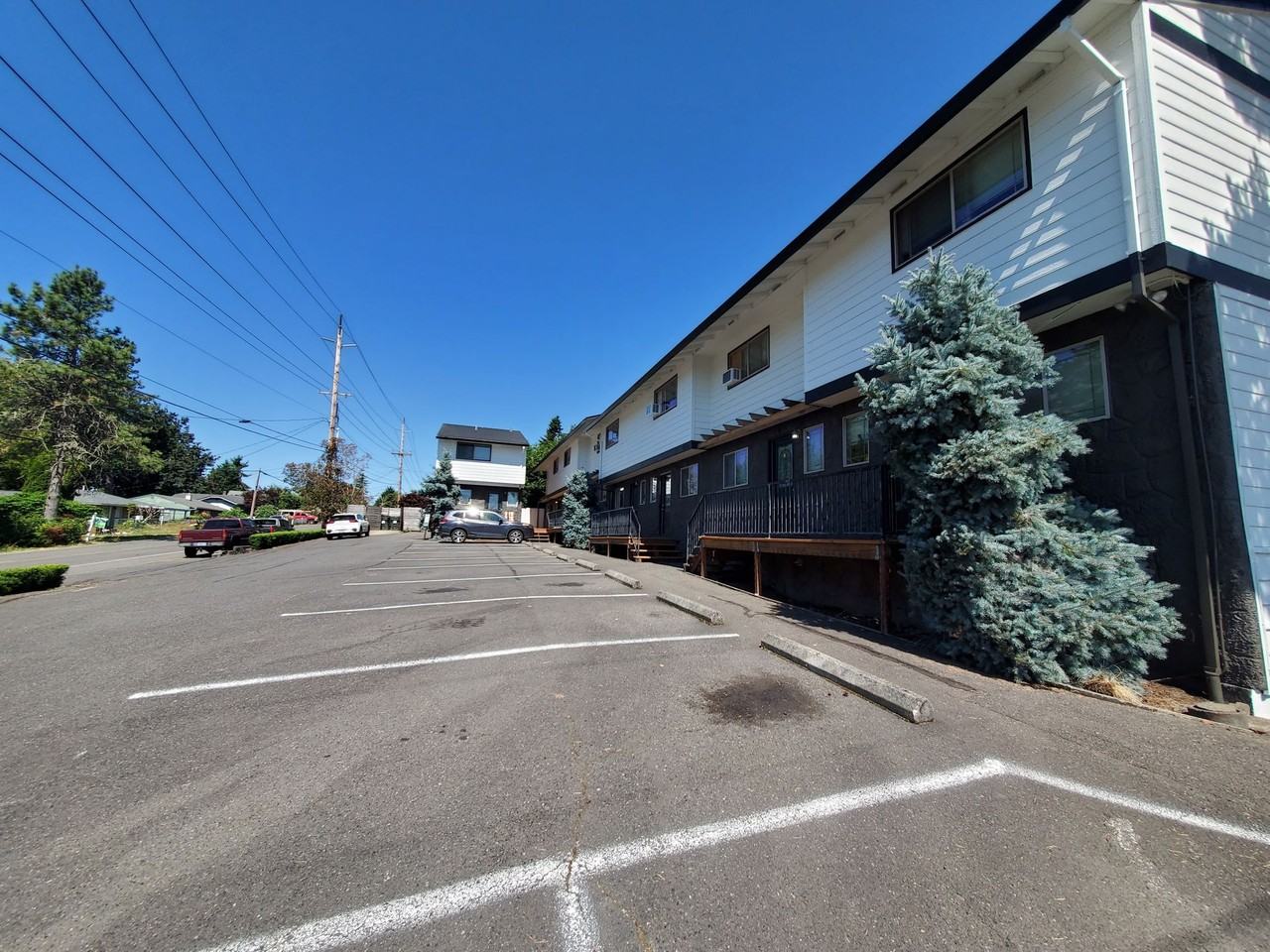 Lancaster Condos - Photo 5 of 6