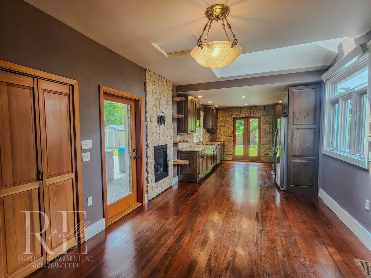 309 V Street - Photo 7 of 44